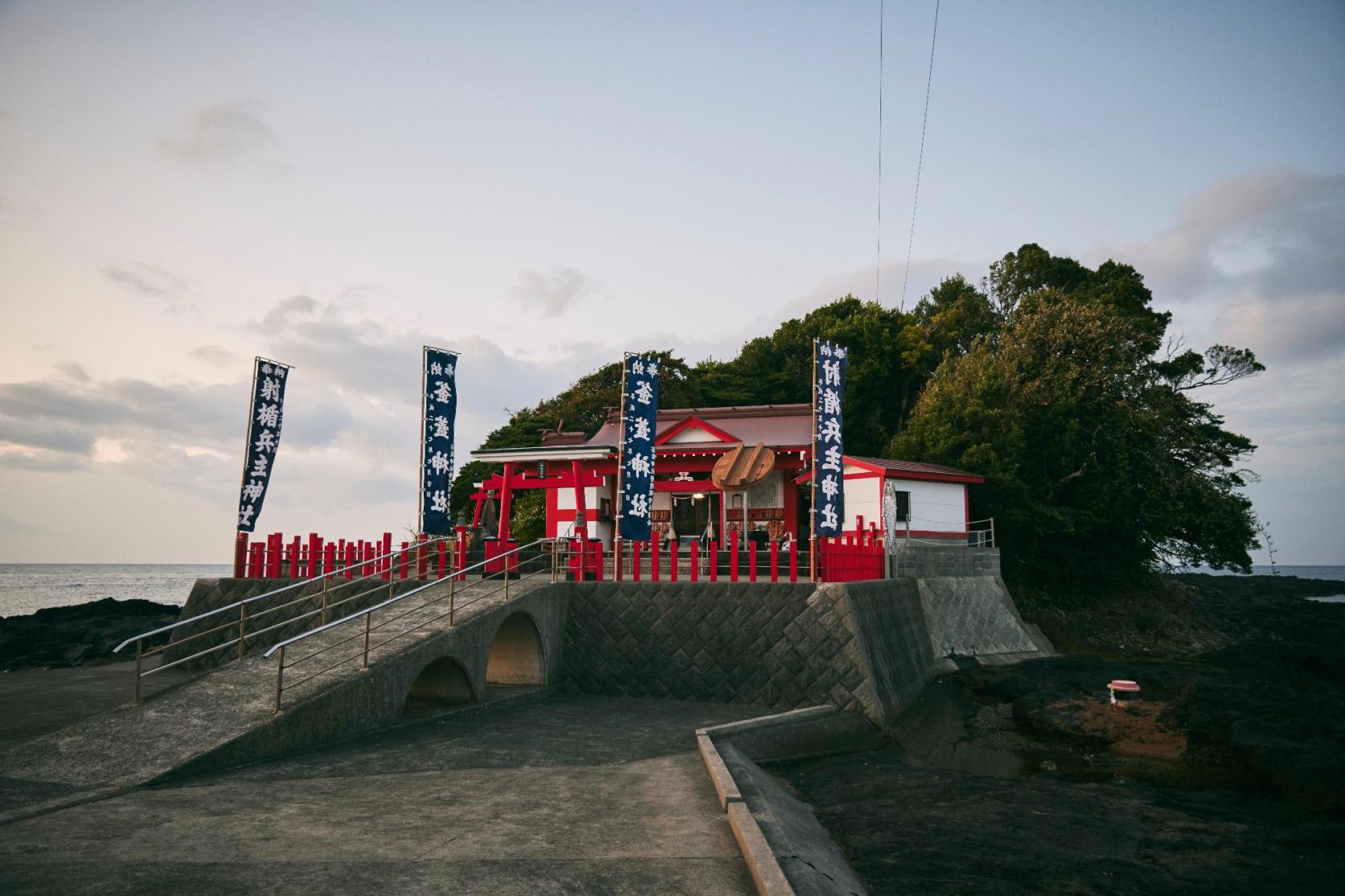 Kamafuta Shrine-1